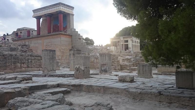 Knossos Palace 20.jpg